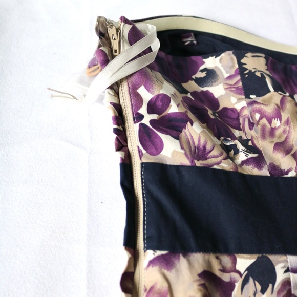 RW&CO Floral Summer Dress Women's Size 2 Purple Navy Taupe Scalloped Wedding - Picture 6 of 13